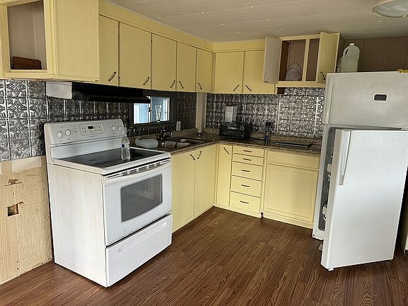 3rd image of 6139 Pleasant St