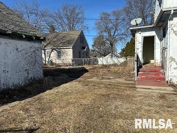 5th image of 2822 Harrison St