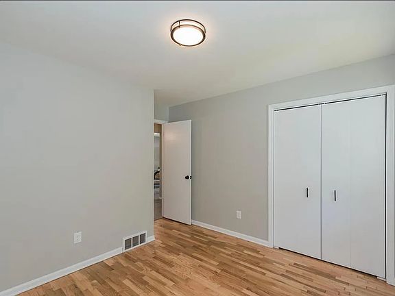 2nd image of 5616-5618 Madison Ave SE #1