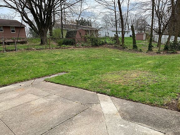 5th image of 426 Charvid Ave