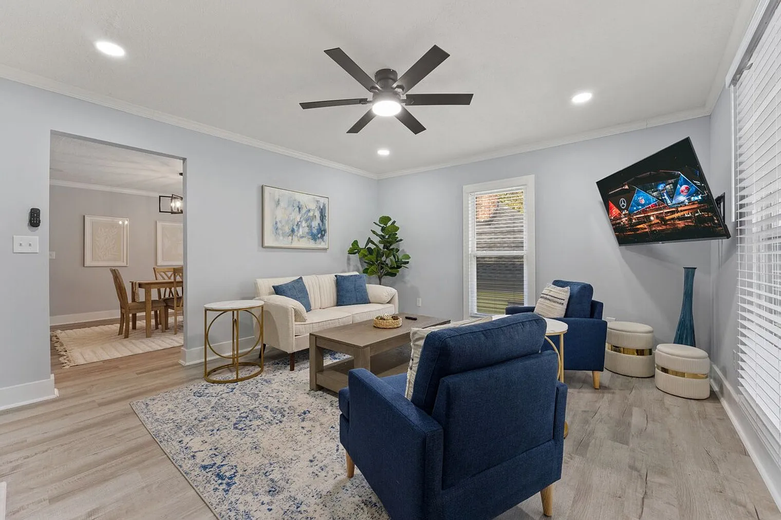 3 bed, 2.0 bath, $6,004 — Photo 4