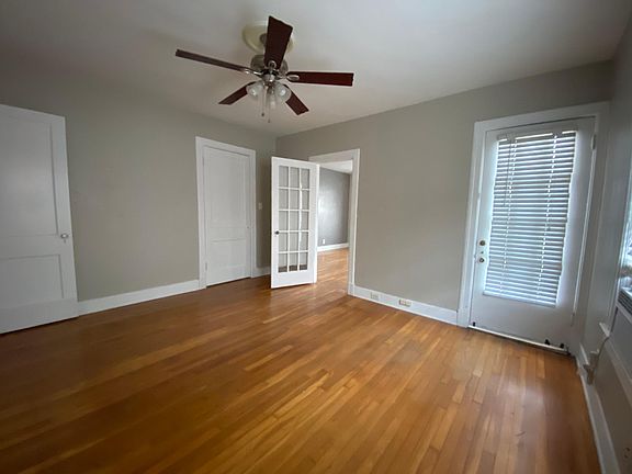 Middle bedroom/office