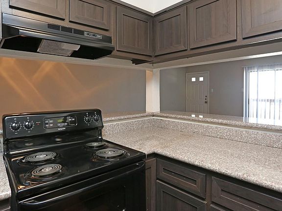 4th image of 3308 Hughes Ln #201