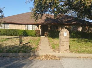 7205 Old Mill Run, Fort Worth, TX 76133