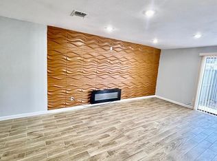 9594 Windswept Ln, Houston, TX 77063