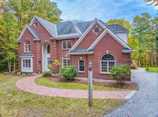 9 High Meadow Ln, Amherst, NH 03031