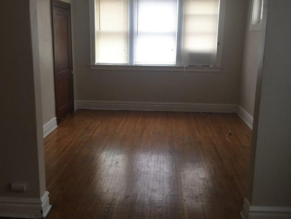 2nd image of 4053 S Grand Blvd #5