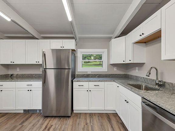 3rd image of 175 Pleasant St APT 3C