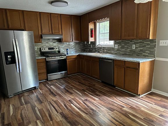 Updated kitchen with new appliances