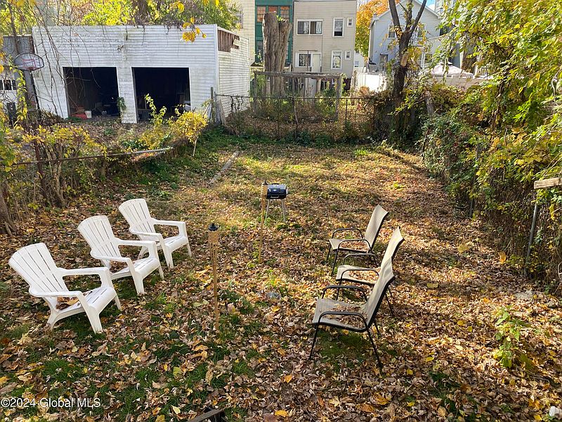 3rd image of 34 Garfield Place