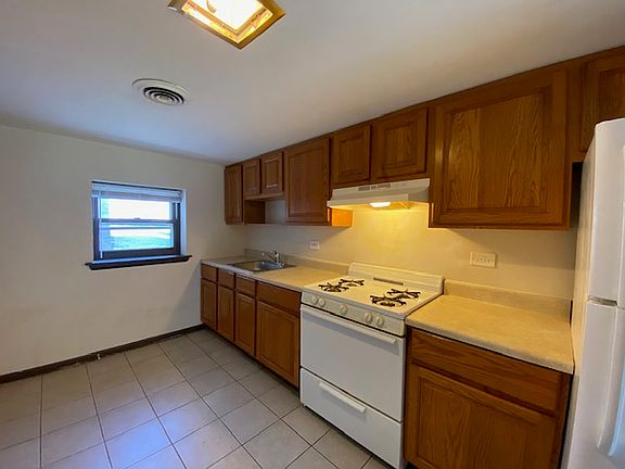 2nd image of 2957 N Parkside Ave #Gs