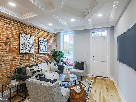 5th image of 206 E Fort Ave