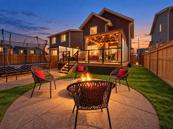 46 E Emberside Gdns, Cochrane, AB T4C 2L9