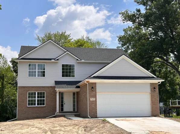 7055 Amanda Dr, Belleville, MI 48111