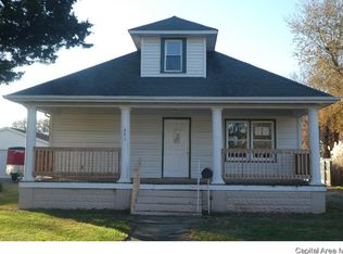 203 S Oak St, Chatham, IL 62629