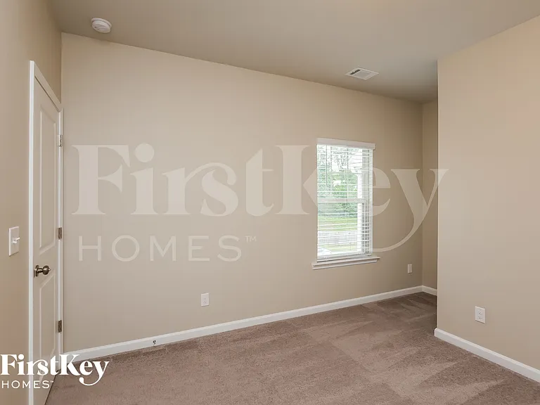 2119 Charcoal Ives Rd — Photo 12