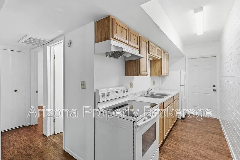 2408 W Morten Ave #5