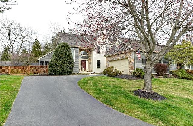 1st image of 102 Ponds Ln