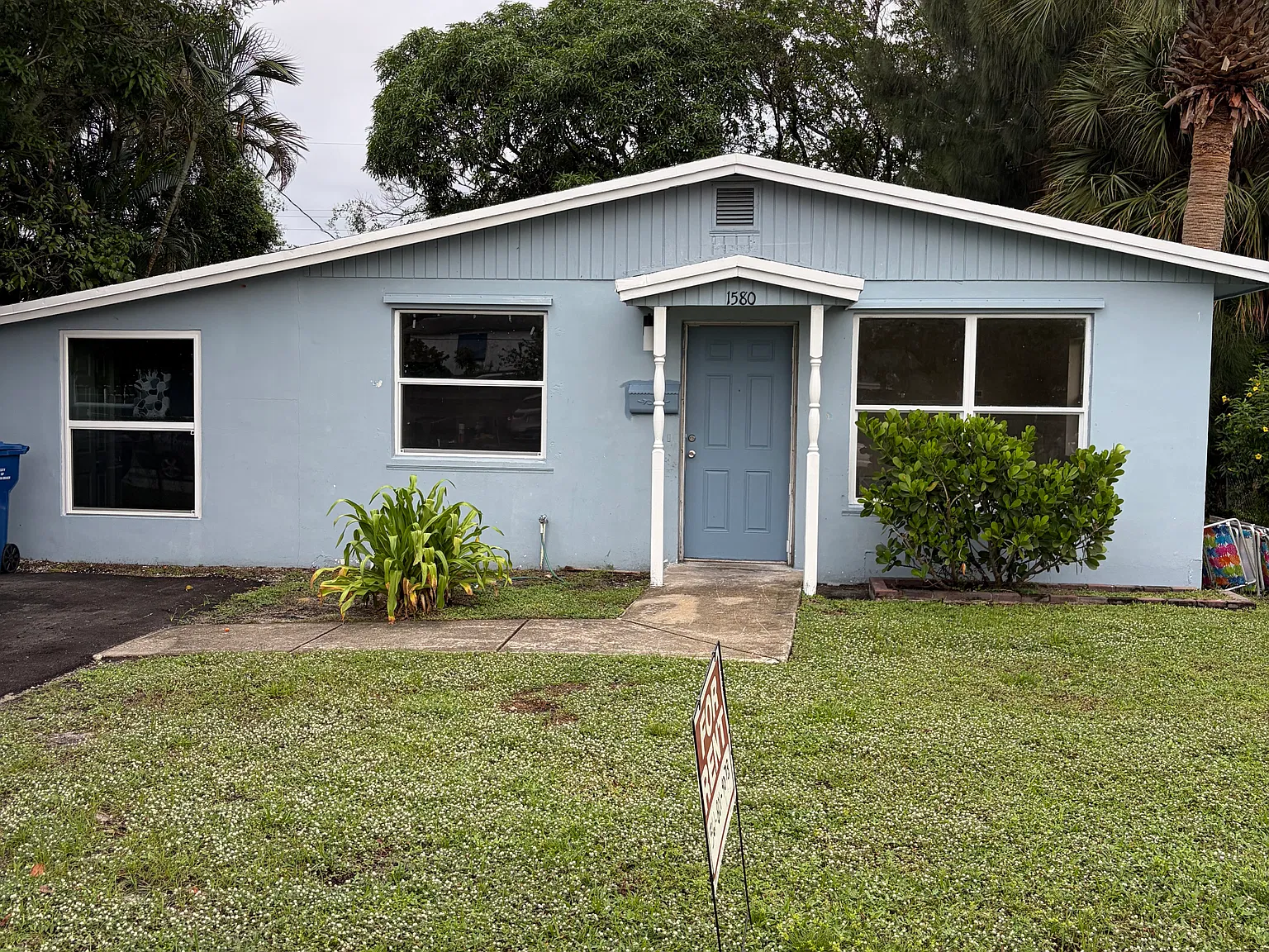 3 bed, 800 sqft, $2,400 — Photo 1