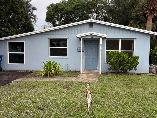 1580 W 31st St, Riviera Beach, FL 33404