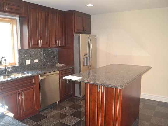 5th image of 5612 W Windsor Ave