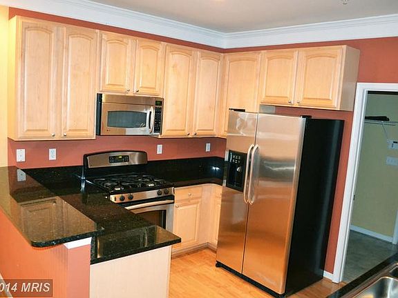 3rd image of 517 Marlboro Ct