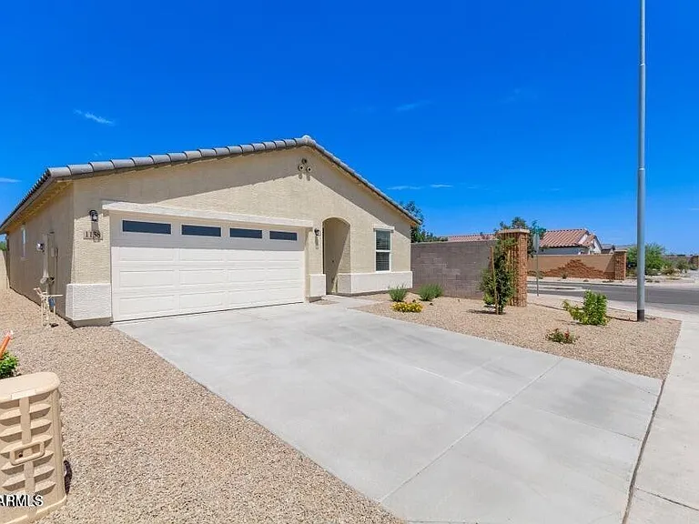 1158 N Larat Ln — Photo 3