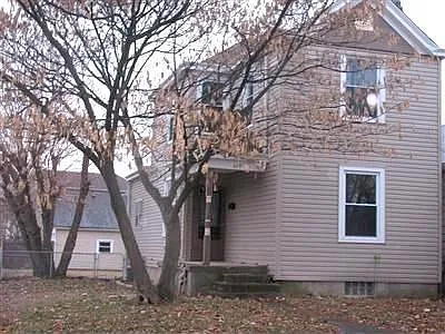 679 Woodlawn Ave photo 1