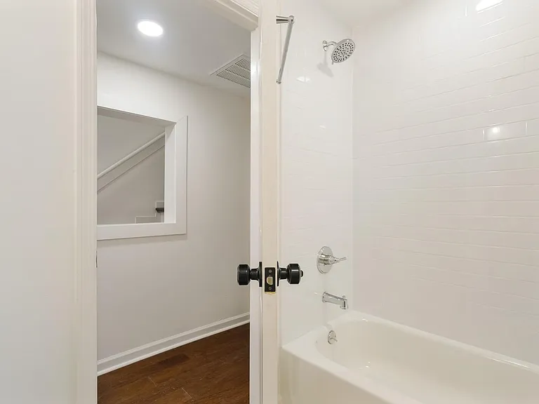207 Township Dr #BOTTOM FLOOR — Photo 10