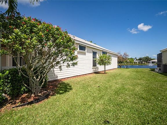 5th image of 439 NE Canoe Park Cir