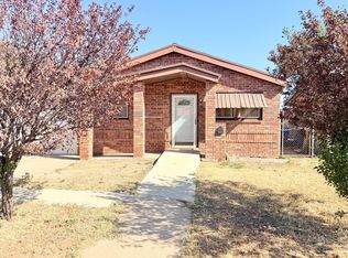 1817 McKinley St, Levelland, TX 79336