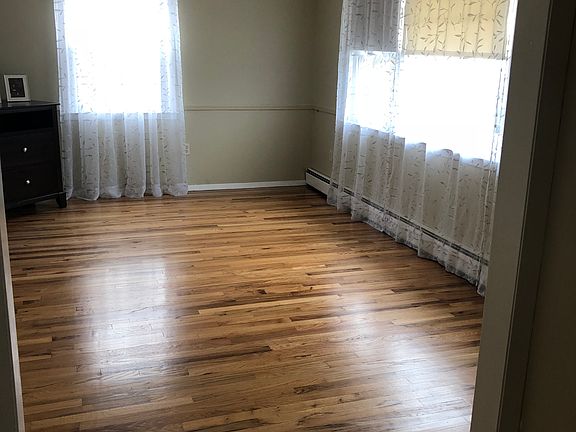 5th image of 1240 Pembroke St