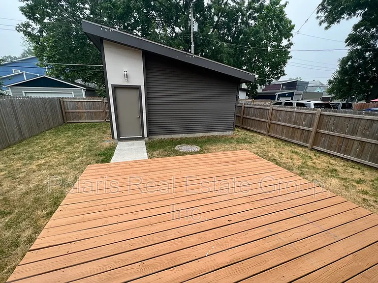 2201 Pleasant St — Photo 22