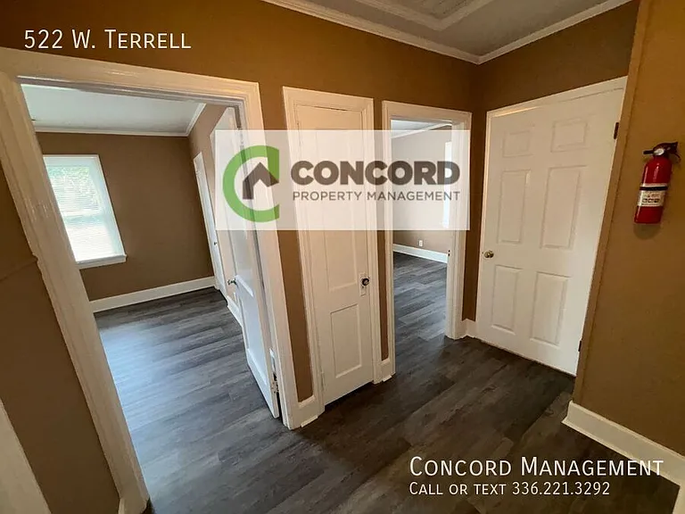 522 W Terrell St — Photo 8