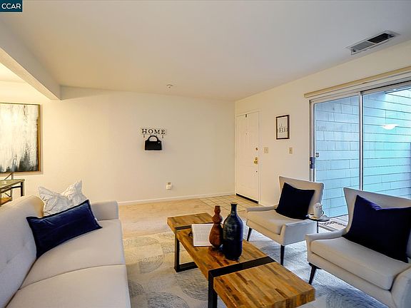4th image of 3193 Wayside Plz APT 35