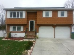 3 Tived Ln, Edison, NJ 08837