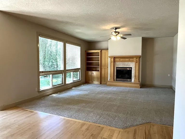 811 E Knoll Ct — Photo 14