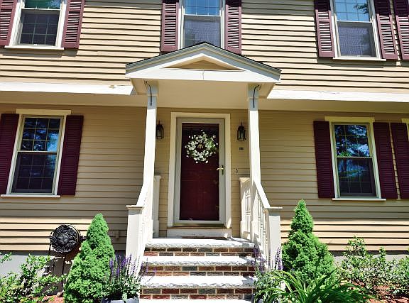 4th image of 210 Granville Ln