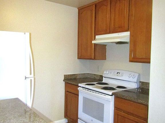 3rd image of 2159 W Steele Ln