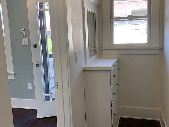 3rd image of 211 Mira Mar Ave APT E
