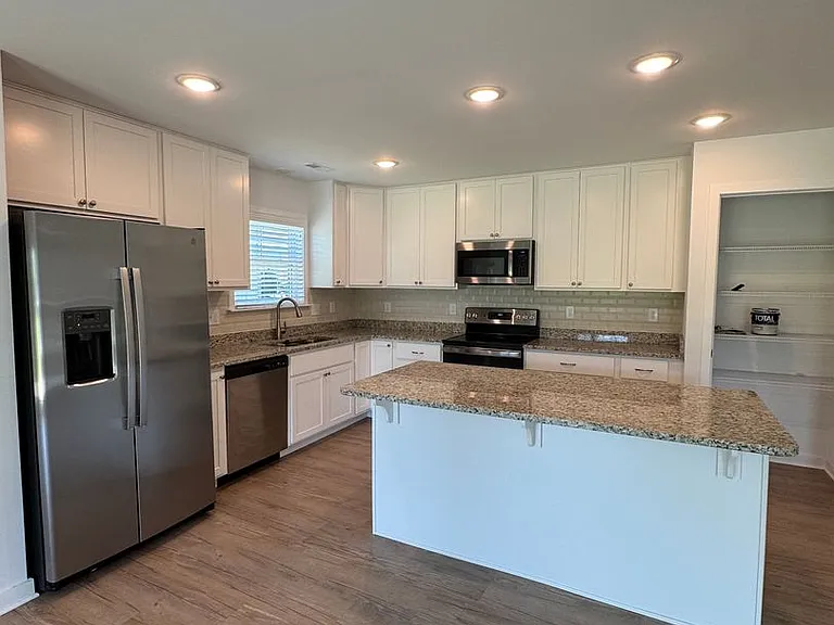 612 Dripping Spring Dr — Photo 12