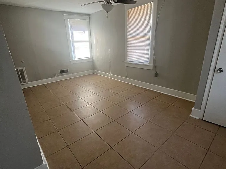 3576 Spottswood Ave — Photo 9