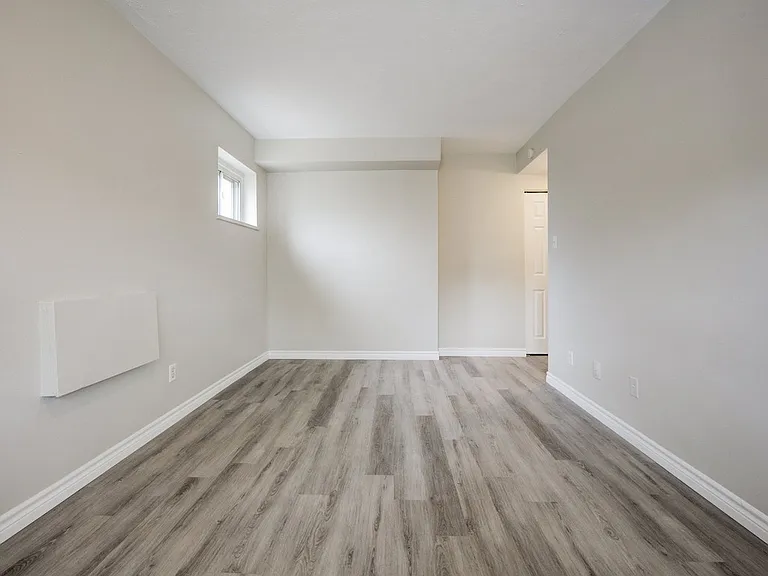 12 Proctor Blvd — Photo 9