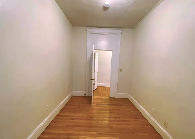 1 bed, 9999 sqft, $2,950 — Photo 4