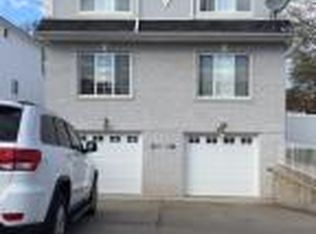 415 Oak Ave, Staten Island, NY 10306