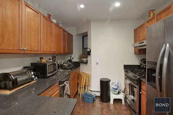 Sold by Bond New York | media 2