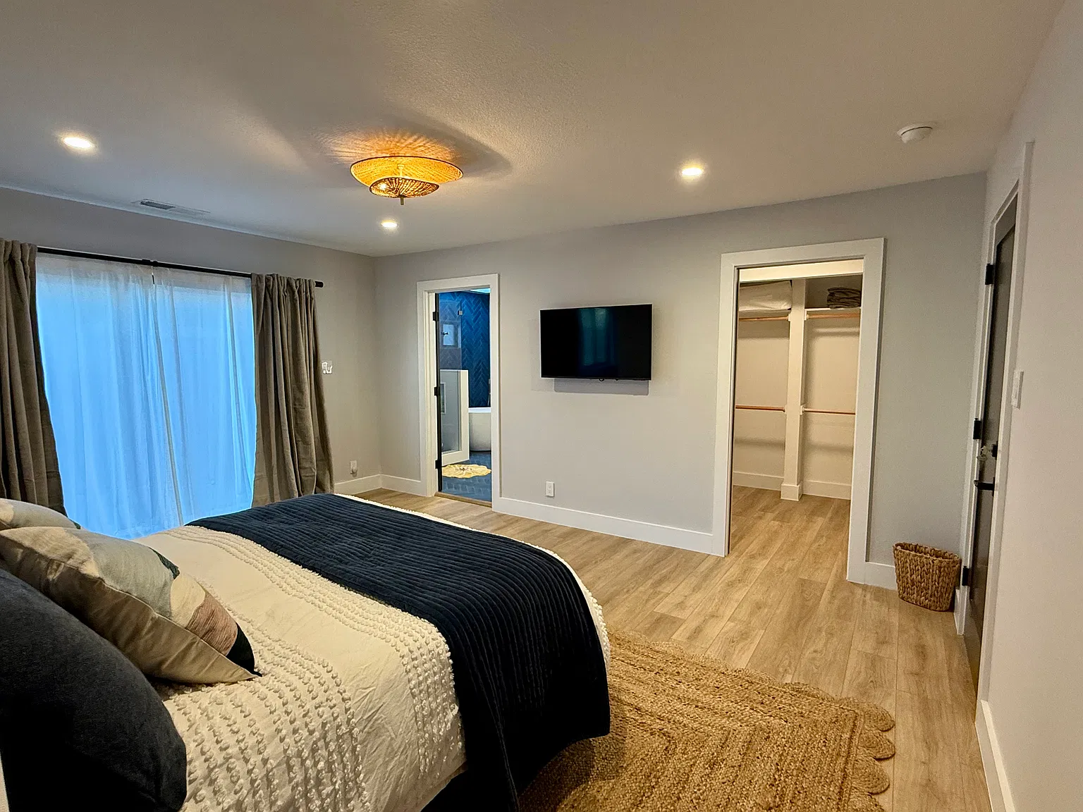 Studio, 510 sqft, $2,750 — Photo 2