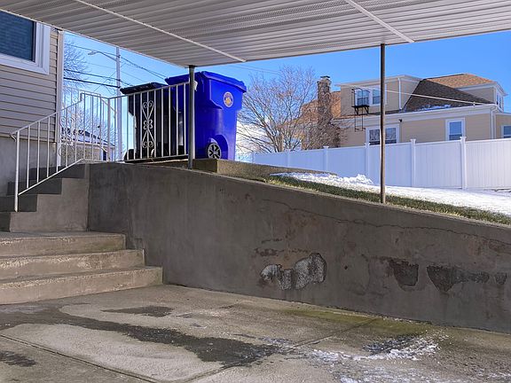 3rd image of 98 Lyman Ave #1