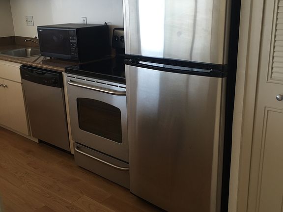 4th image of 1200 Gough St Unit 4E