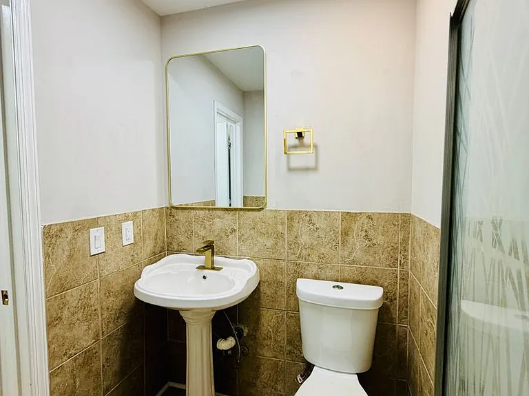 11 Saffron Dr — Photo 30
